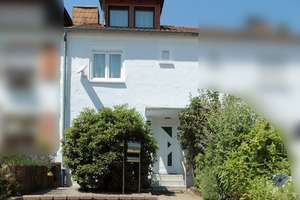 Einfamilienhaus in ruhiger und bevorzugter Wohnlage – Die vollständige Adresse der Immobilie erhältst du vom Anbieter., 66386 Sankt Ingbert – Vorschaubild 1