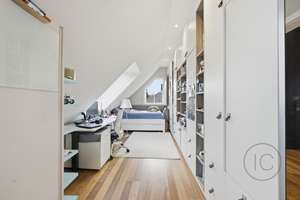 Dachgeschosswohnung mit beeindruckender Gesamtfläche, Terrasse, Balkon und 0,73 % Finanzierung – Die vollständige Adresse der Immobilie erhältst du vom Anbieter., 81827 Waldtrudering, München – Vorschaubild 14