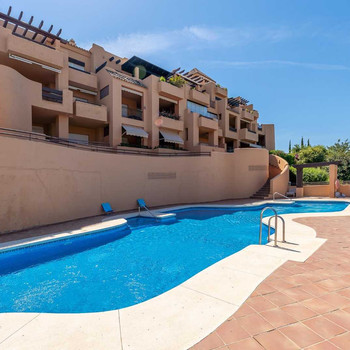 SPEKTAKULÄRES LUXUS DUPLEX-PENTHOUSE an der NEUEN GOLDENEN MEILE, ESTEPONA