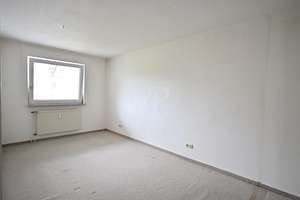 Sonnenverwöhnte 4-Zimmer-Wohnung mit Balkon und Tiefgaragenstellplatz in Laatzen! – Die vollständige Adresse der Immobilie erhältst du vom Anbieter., 30880 Laatzen – Vorschaubild 11