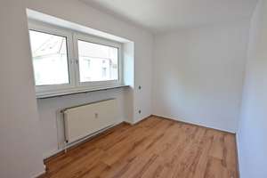 Ab sofort!! Großzügige 3-Zimmer-Wohnung mit zwei Balkonen! – Gemarkenstraße 27, 45147 Holsterhausen, Essen – Vorschaubild 3