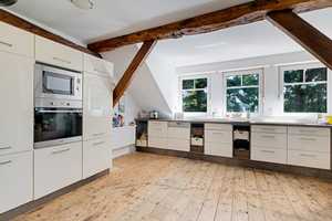 !!Historischer Charme trifft auf modernen Luxus!!
Schöner Resthof mit 2 Einliegerwohnungen in beste – Leer (Kreis) – Vorschaubild 11