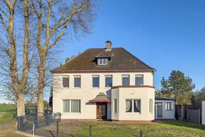 EFH am Feldrand - 2.540 m² Grund inkl. Halle