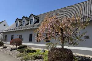 Großes Einfamilienhaus - Baujahr 2006 - mit 1.916 m² Grundstück, Doppelgarage & Homeoffice-Potenzial – Krottenseer Hauptstraße 14, 91284 Neuhaus an der Pegnitz – Vorschaubild 1