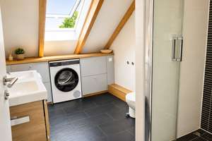 Moderne Dachgeschosswohnung –  3,5-Zimmer in Untermenzing – Manzostraße 52, 80997 Allach, München – Vorschaubild 8