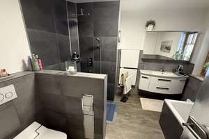 Plauen-Bestlage: Modernes Zweifamilienhaus mit Einliegerwohnung – Die vollständige Adresse der Immobilie erhältst du vom Anbieter., 8547 Jößnitz, Plauen – Vorschaubild 9