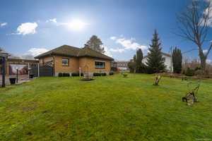 Bungalow mit Keller in zentraler Dorflage in Malente / OT Kreuzfeld – Dorfstraße 19, 23714 Ostholstein (Kreis) – Vorschaubild 1