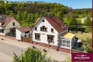 Liebevoll modernisierter Altbau mit Scheune & großem Garten am Pfälzer-Wald