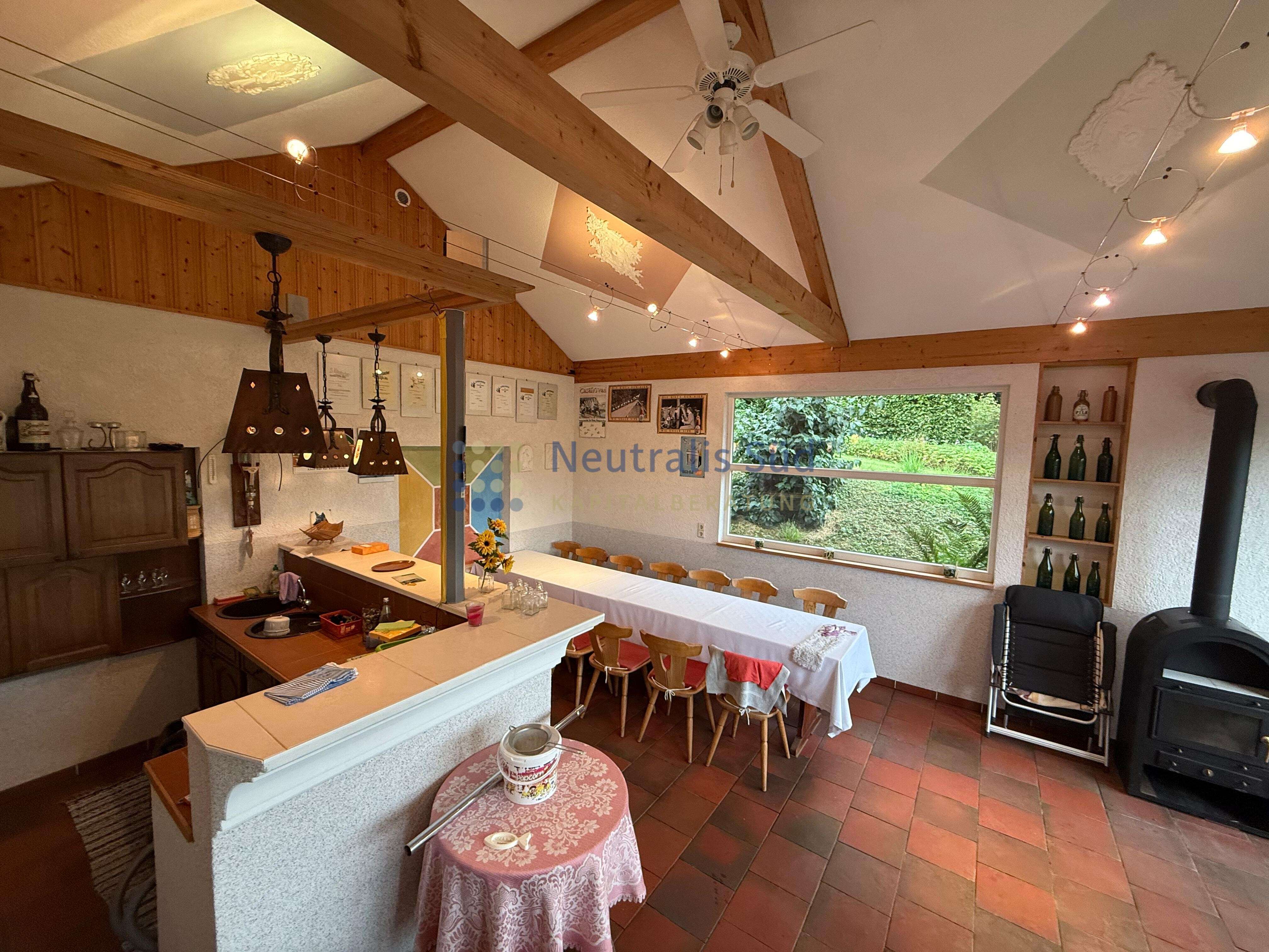 Immobilie in Wolfegg - Wunderschönes Bauernhaus auf 1.325 m² Grund mit gepflegtem Garten und Gartenhaus (frei zur Übergabe) - Bild 6