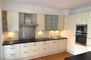 * WOHNEN NAHE SCHLOßSTRAßE: REPRÄSENTATIVER NEUBAU MIT EINBAUKÜCHE, PARKETT, BALKON & 2 BÄDERN! * – 12163 Steglitz, Berlin – Vorschaubild 6