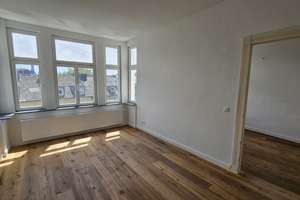 Zentral in Aachen: 4-Zimmer-Wohnung mit viel Raum – Bergdriesch 38a, 52062 Ponttor, Aachen – Vorschaubild 2