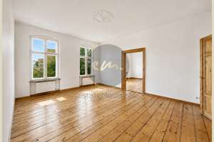 Bezugsfrei: Gefragte Lage, Balkon mit Aus- und Weitblick, attraktiver Altbau... – Die vollständige Adresse der Immobilie erhältst du vom Anbieter., 10435 Prenzlauer Berg, Berlin – Vorschaubild 1