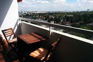 Helle 1-Zimmer Wohnung im 13. OG mit Balkon in München-Solln (mit spitzen Ausblick über die Stadt!) – Drygalski-Allee 118, 81477 Solln, München – Vorschaubild 4