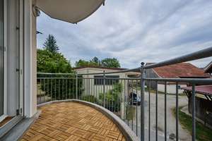 Sofort beziehbare 2 Zimmer-ETW mit Balkon und TG-Stellplatz – Die vollständige Adresse der Immobilie erhältst du vom Anbieter., 94315 Kernstadt, Straubing – Vorschaubild 3
