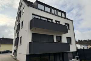 Zwei Zimmer Wohnung Kernsaniert inkl. Einbauküche und großem Balkon