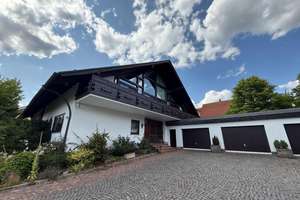Viel Raum zum Leben: Riesige Landhausvilla in Neuhof/Fulda! – Die vollständige Adresse der Immobilie erhältst du vom Anbieter., 36119 Neuhof – Vorschaubild 1