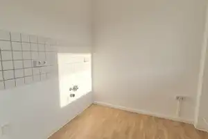 Familien aufgepasst: schöne 4-Raum-Wohnung mit idealem Grundriss. – Karl-Laux-Str. 11, 1219 Dresden – Vorschaubild 4