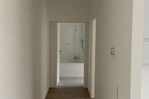 Schöne und helle 2 Zimmerwohnung in einem ruhigen Hinterhaus zentral in Wiesbaden – Die vollständige Adresse der Immobilie erhältst du vom Anbieter., 65183 Mitte, Wiesbaden – Vorschaubild 14