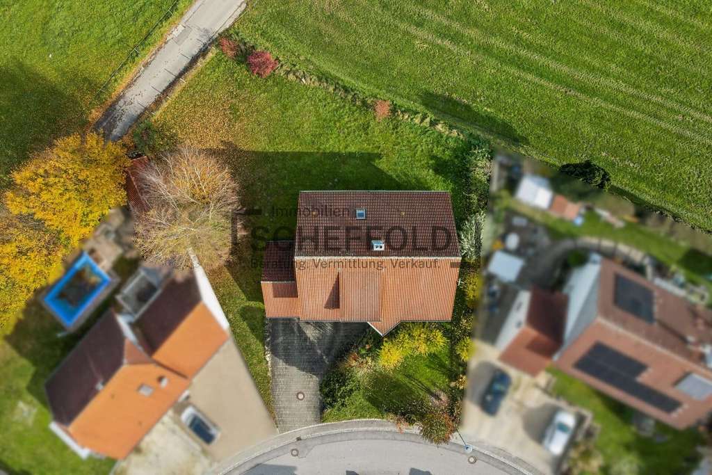 Immobilie in Ochsenhausen - Familienglück! Großzügiges Einfamilienhaus mit sonniger Terrasse, gepflegtem Garten & Top-Wohnlage - Bild 2