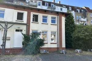 Wohnen mit Charakter: Drei-Zimmer-Wohnung in Kiel