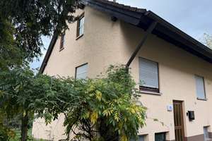 Doppelhaushälfte, 121 m² Wfl, 3 Wohnebenen, 5 Schlafzi., 229 m²  Grund in Höchstadt Mitte – Die vollständige Adresse der Immobilie erhältst du vom Anbieter., 91315 Höchstadt an der Aisch – Vorschaubild 1