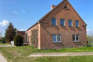 Malchin: 3.600 m² Grundstück mit 2 Familienhaus frisch saniert per SOFORT zu VERKAUFEN – Basedowerstr 82, 17139 Malchin – Vorschaubild 4