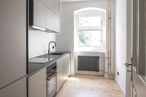 Exklusiver Altbau-Erstbezug zwischen Kollwitzkiez & Winsviertel | Stilvoll saniert | Provisionsfrei – Die vollständige Adresse der Immobilie erhältst du vom Anbieter., 10405 Prenzlauer Berg, Berlin – Vorschaubild 4