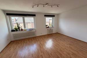 City, gut geschnittene schöne 3-Zimmer Wohnung an der Lorettostraße/Ecke Bilker Allee