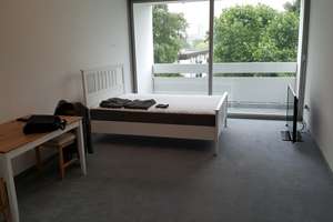 Helle, gepflegte 1-Zimmer-Whg mit Südbalkon, teilmöbliert in München/Arabellapark mit Garagenplatz – Elektrastraße 11, 81925 Parkstadt, München – Vorschaubild 2