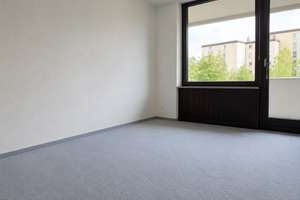 Schöne 3 Zimmer Wohnung mit Balkon Zentral in Brackwede Kirche mit Küche, Tiefgarage – Die vollständige Adresse der Immobilie erhältst du vom Anbieter., 33647 Brackwede, Bielefeld – Vorschaubild 6