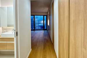 Eleven Decks HafenCity – Designerwohnung mit 2 West-Balkonen & Community-Spaces – Die vollständige Adresse der Immobilie erhältst du vom Anbieter., 20457 HafenCity, Hamburg – Vorschaubild 2