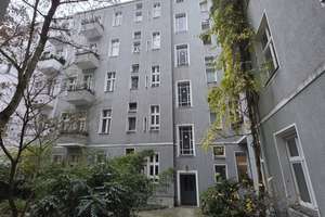 RESERVIERT!  4-Zimmer-Altbau, Balkon & Aufzug, renovierungsbedürftig – Die vollständige Adresse der Immobilie erhältst du vom Anbieter., 10711 Halensee, Berlin – Vorschaubild 4