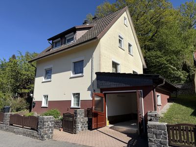 Charmantes Wohnhaus in Neu-Anspach mit Garten und Garage zu verkaufen