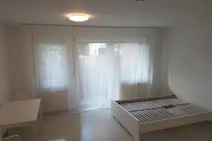 helle teilmöblierte 1-Zimmer-EG Wohnung mit großem Balkon in der Sanderau – Königsberger Straße 20, 97072 Würzburg – Vorschaubild 2