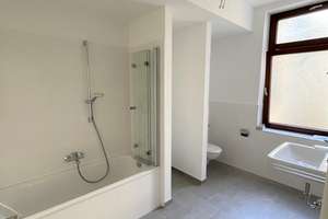 Schöne und helle 2 Zimmerwohnung in einem ruhigen Hinterhaus zentral in Wiesbaden