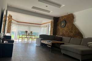 120m2 Gepflegtes Haus mit 3 Zimmern + 700m2 Garten +60m2 Terasse + Garage – Calenberger str 11, 30926 Seelze – Vorschaubild 1