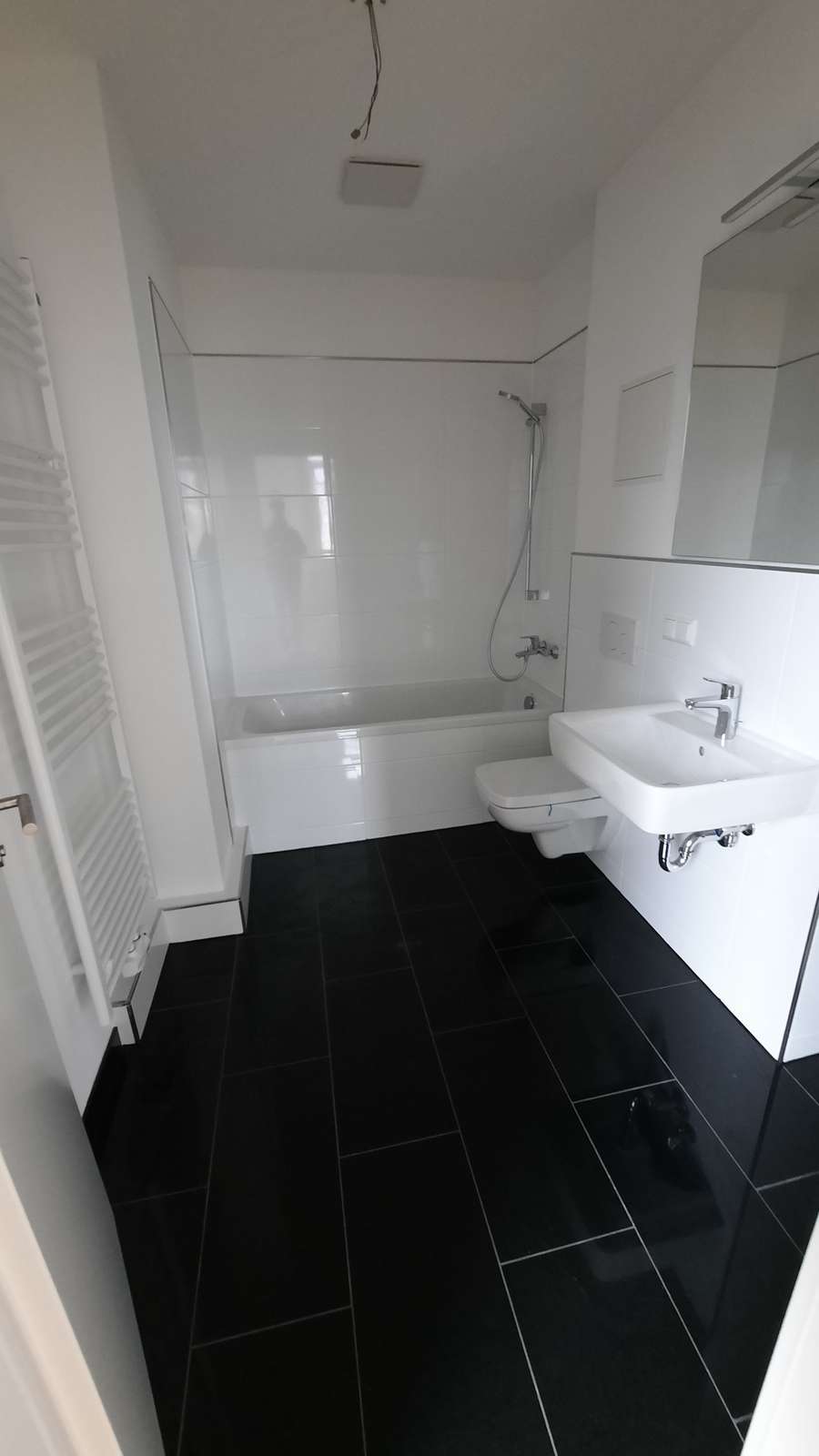 Große und moderne 2-Zimmer-Wohnung mit Balkon in Erfurt
