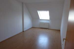 Hoch hinaus ins Dachgeschoss! - Schicke 2-Raum mit EBK und Balkon – Limbacher Str. 57, 9113 Kaßberg, Chemnitz – Vorschaubild 15