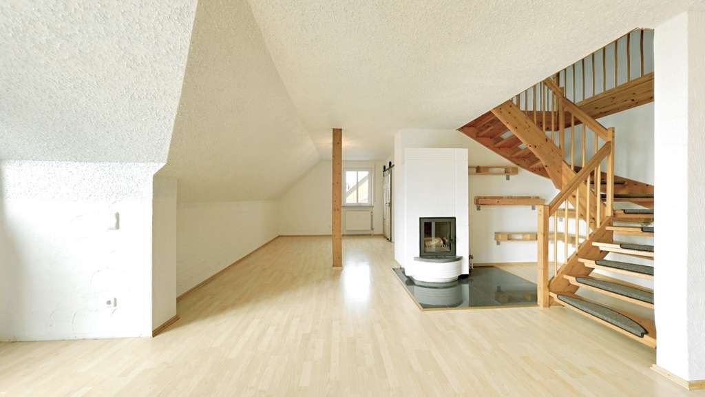 Immobilie in Graben - Maisonette mit Kamin, Balkon, Dachstudio & Garage - Bild 2