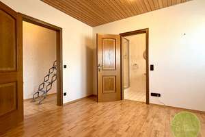 ** IHR Traum vom Eigenheim ** 7 Zimmer ** traumhafter Garten ** Schwimmteich ** Solar ** 3 Garagen * – Die vollständige Adresse der Immobilie erhältst du vom Anbieter., 90453 Krottenbach, Mühlhof, Nürnberg – Vorschaubild 30