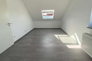 Neuwertige 3-Zi-Dachgeschosswohnung mit Balkon und Einbauküche in Ingolstadt – Schergweg 24, 85051 Süd, Ingolstadt – Vorschaubild 6