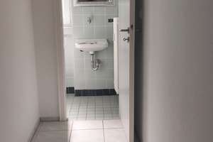 KÖLN-PORZ ZÜNDORF  **2 Zimmerwohnung inkl. Einbauküche & PKW Stellplatz Wohnen im Grünen** – Lilienweg 8, 51143 Zündorf, Köln – Vorschaubild 4
