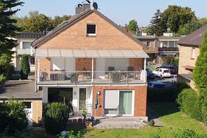 3 Zi Wohnung KDB mit gr. Süd-Balkon +  separaten  Zi mit Dusche und WC im DG  