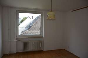 Helle und großzügige 3-Zimmer-Wohnung mit sonnigem Balkon in D-Oberkassel – Kyffhäuserstr. 30, 40545 Oberkassel, Düsseldorf – Vorschaubild 2