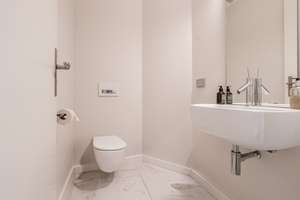 Luxuriös möbliertes Apartment mit Balkon und TG-Stellplatz in der Kameha Residence – Die vollständige Adresse der Immobilie erhältst du vom Anbieter., 40213 Altstadt, Düsseldorf – Vorschaubild 16