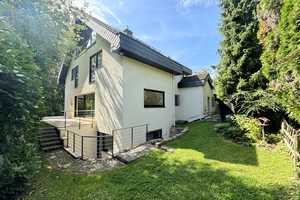 Idyllisches Wohnen im Grünen - Einfamilienhaus mit Sauna in schöner Lage von Kronberg – Hochtaunuskreis – Vorschaubild 1