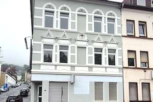 Attraktives, modernisiertes 3-Familienhaus mit Gewerbeeinheit und Doppelgarage in Iserlohn – Die vollständige Adresse der Immobilie erhältst du vom Anbieter., 58644 Iserlohn-Mitte, Iserlohn – Vorschaubild 1
