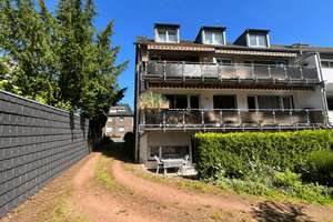 Mehrfamilienhaus mit 7 Garagen und Entwicklungspotenzial in Düsseldorf – 40627 Vennhausen, Düsseldorf – Vorschaubild 2