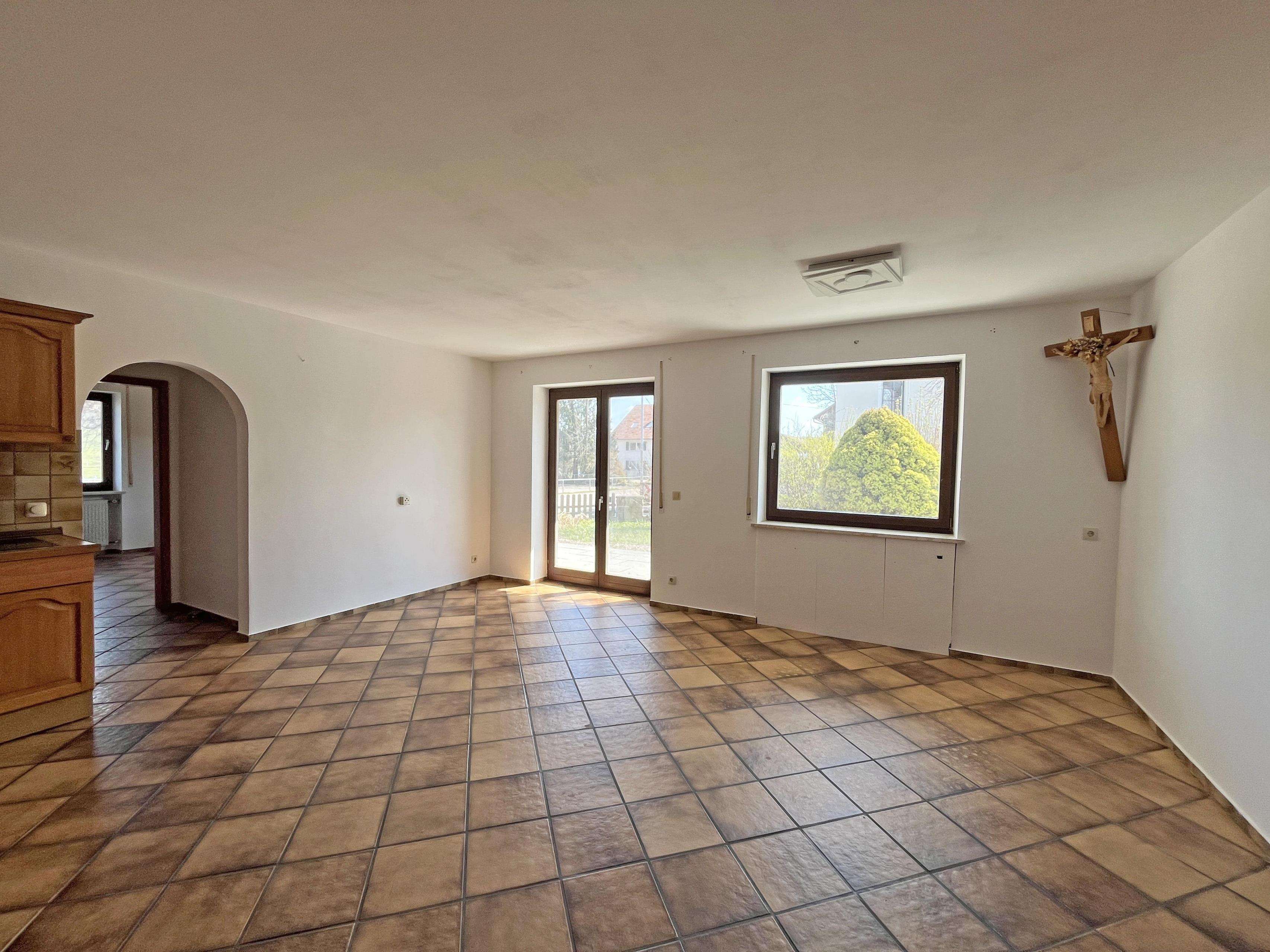 Immobilie in Stöttwang - Bauernhof mit sehr guter Substanz und vielen Möglichkeiten - Bild 2