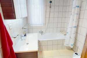 Gemütliches Ein-/ Zweifamilienhaus mit großzügigem Gartengrundstück und 2 Garagen in Hilden-Ost – Walder Straße 388, 40724 Mettmann (Kreis) – Vorschaubild 4